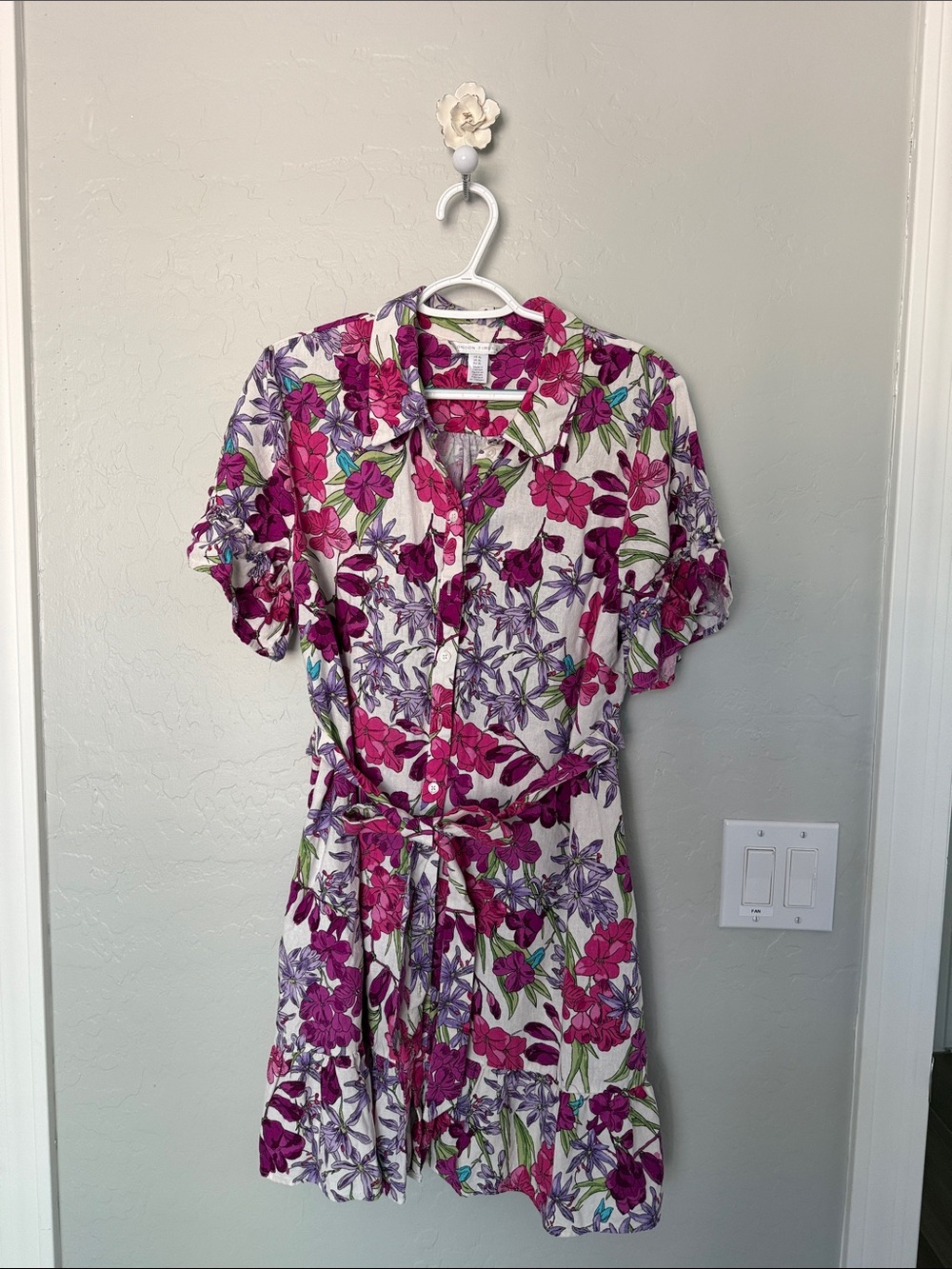 London Times Floral Button-Front Mini Dress in Magenta and White